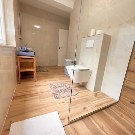 Apartman Swiss Qerret Golem