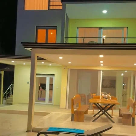 Lägenhet Swiss Qerret Golem (Tirana)