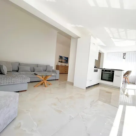 Swiss Qerret Apartament *