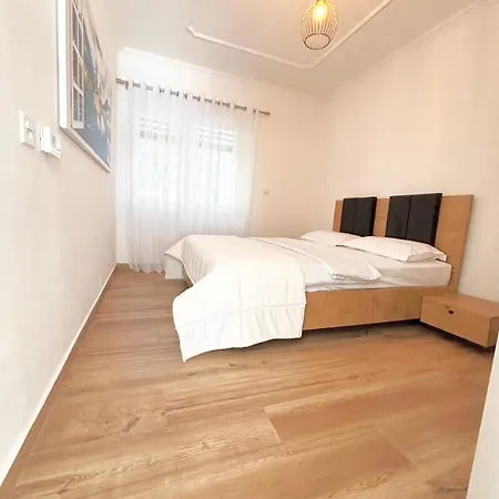 Swiss Qerret Lägenhet Golem (Tirana)