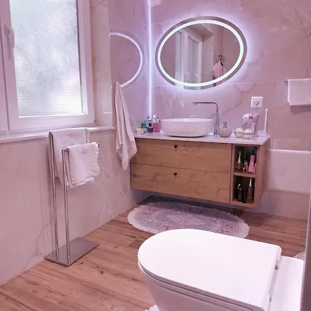 Swiss Qerret Apartament Golem (Tirana)