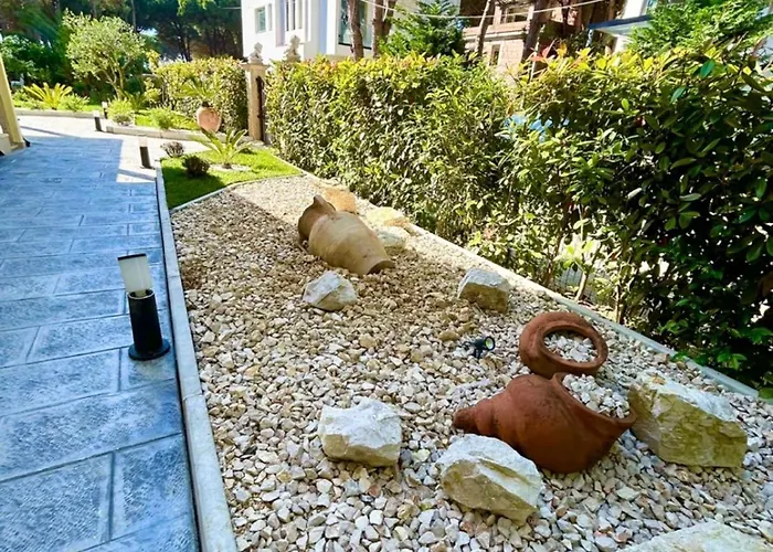 Swiss Qerret Golem (Tirana)